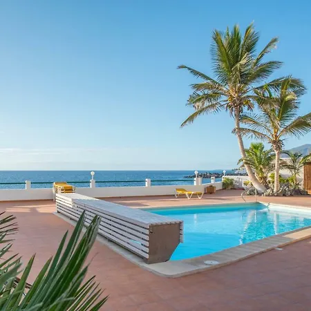 Апартаменты Modern, Bright And Welcoming Oceanfront *