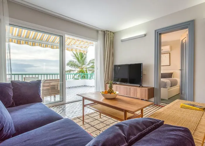 Modern, Bright And Welcoming Oceanfront *