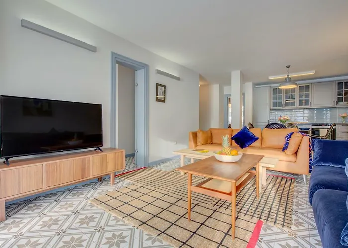 Modern, Bright And Welcoming Oceanfront Διαμέρισμα *