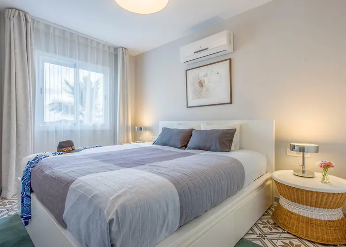 Modern, Bright And Welcoming Oceanfront Apartmán