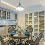 Modern, Bright And Welcoming Oceanfront شقة