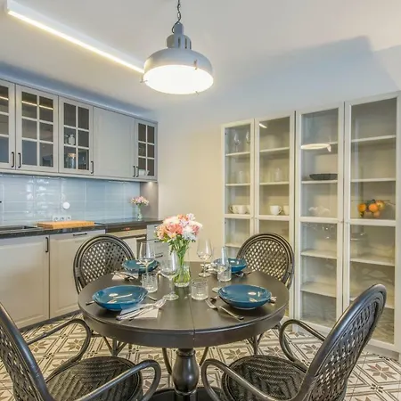 Modern, Bright And Welcoming Oceanfront 아파트