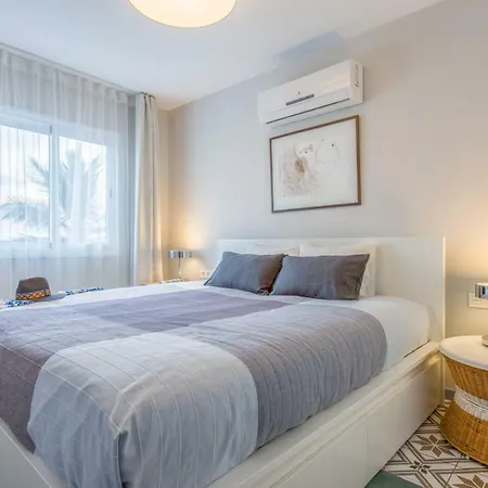 Modern, Bright And Welcoming Oceanfront Appartement