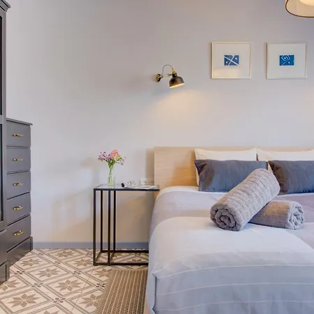 Modern, Bright And Welcoming Oceanfront *